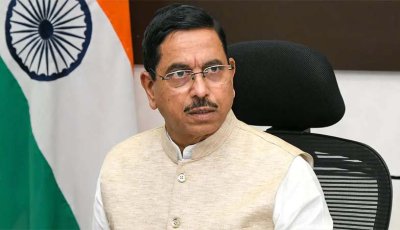 ভারতের নতুন শিক্ষামন্ত্রী হলেন প্রহ্লাদ যোশী