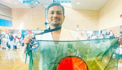 ৩৪তম ভিক্টোরিয়া কারাতে কাপে রৌপ্য জিতলেন