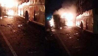 ডিমবোঝাই ট্রাকে বাসের ধাক্কা, নিহত ৫