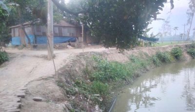 রায়গঞ্জের গ্রামপাঙ্গাসী গ্রামে এখনো লাগেনি উন্নয়নের ছোঁয়া