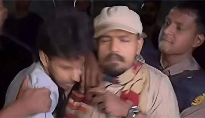 সোহরাওয়ার্দী উদ্যানে শিক্ষার্থী ও সাংবাদিকদের মারধর , চার পুলিশ সদস্য প্রত্যাহার